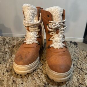 Girls Target Fluffy Boots